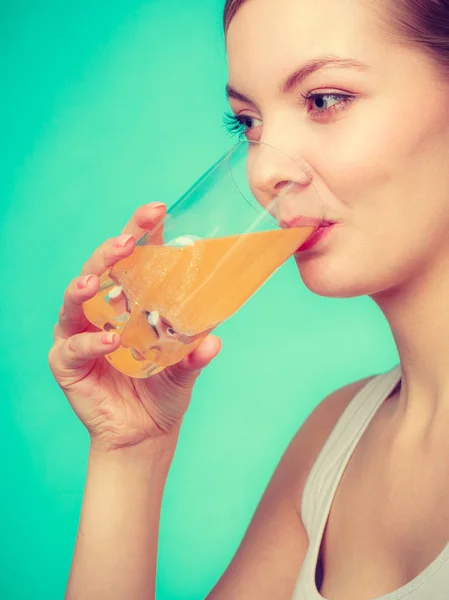 Food Health Concept Woman Holding Glass Orange Flavored Drink Drinking — Stock Photo, Image