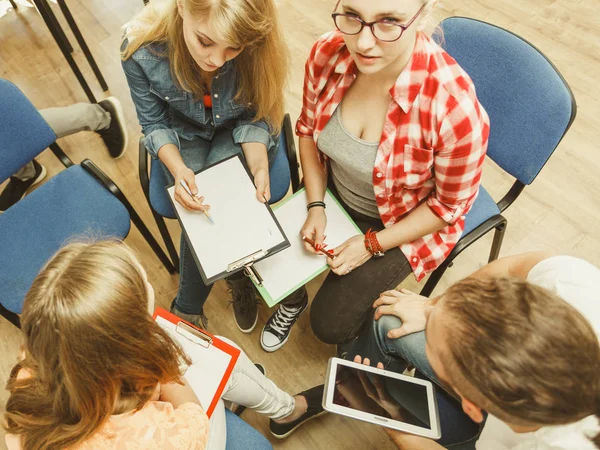 Teamvergadering Start Concept Mannelijke Vrouwelijke Diversiteit Jongeren Die Samen Studeren — Stockfoto