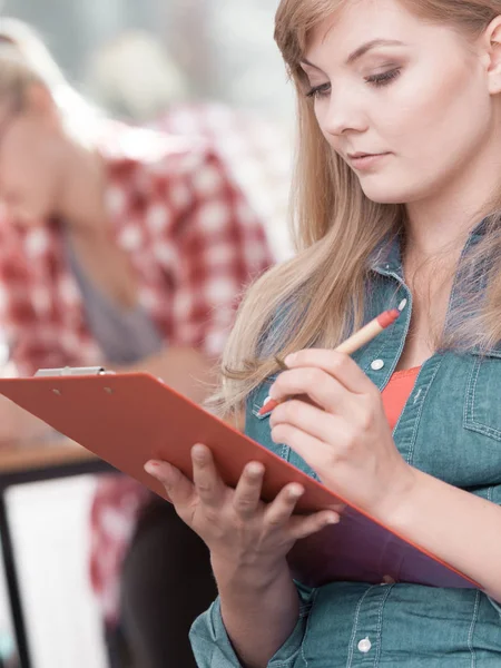 Éducation École Secondaire Travail Équipe Concept Personnes Une Étudiante Avec — Photo