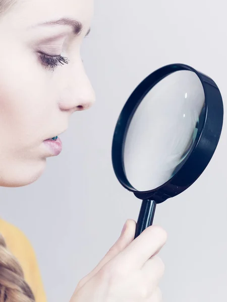 Blonde Woman Holding Magnifying Glass Investigating Something Looking Closely Trying — Stock Photo, Image