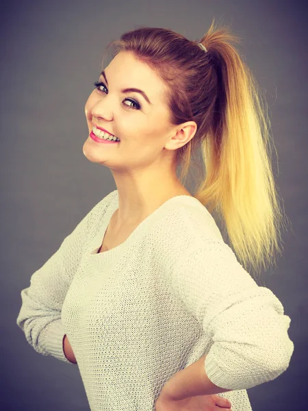 Glück Gesicht Ausdruck Konzept Porträt Einer Fröhlichen Blonden Frau Die — Stockfoto