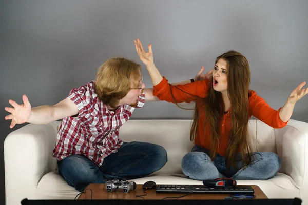 Őrült Rabja Pár Videojátékok Együtt Szerencsejáték Probléma Küzdenek Egymással — Stock Fotó