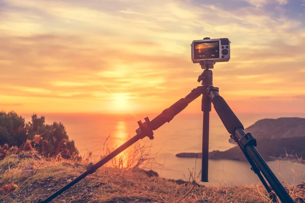 Professional Camera Taking Picture Film Video Sunrise Sea Surface Greece — Stock Photo, Image