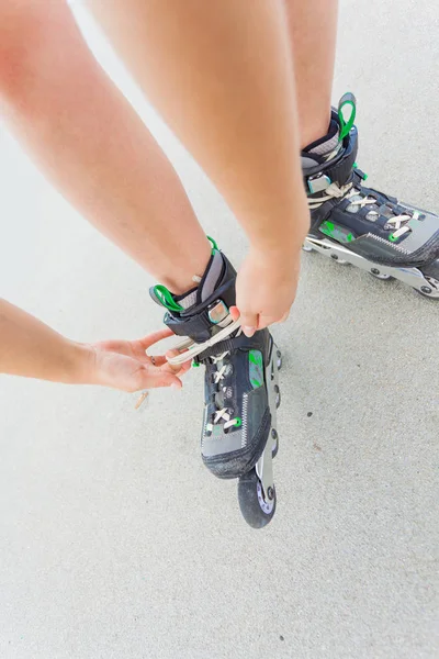 Unrecognizable Woman Putting Roller Skates Female Being Sporty Having Fun — Stock Photo, Image