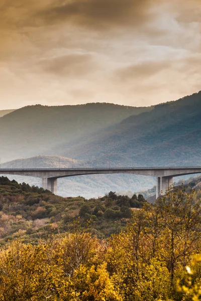 Most Malowniczych Górach Macedonii Infrastruktura — Zdjęcie stockowe