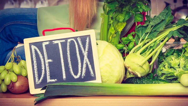 Many Green Vegetables Kitchen Standing Next Board Detox Sign — Stock Photo, Image