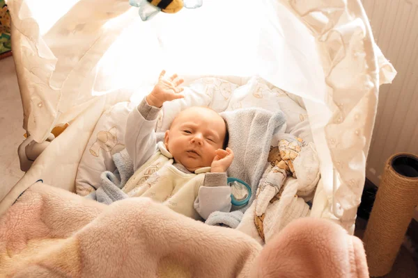 Little Newborn Pyjamas Lying Back Baby Cot Face Expression Family — Stock Photo, Image