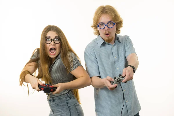 Couple Très Émotionnel Profiter Temps Libre Jouant Des Jeux Vidéo — Photo