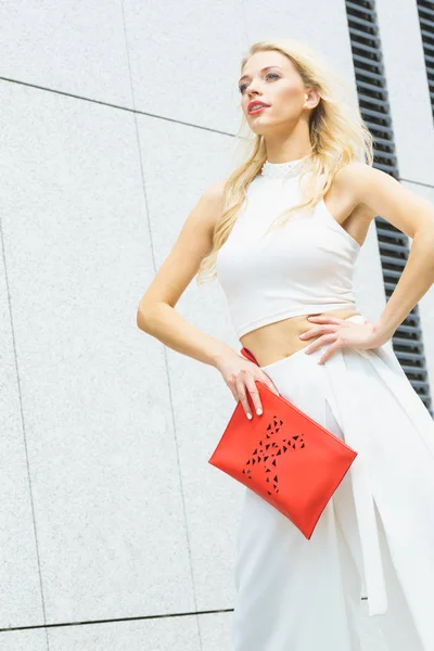 Atractiva Mujer Moda Traje Urbano Moda Pantalones Corte Blanco Culottes —  Fotos de Stock