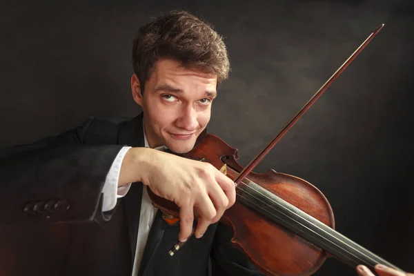 Музыкальная Страсть Концепция Хобби Человек Играющий Скрипке Показывает Смешные Эмоции — стоковое фото