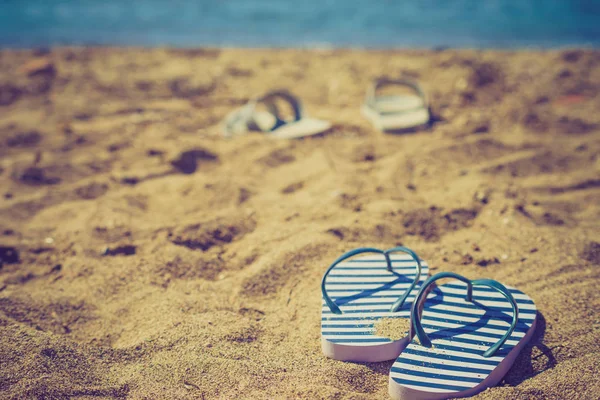 Blue White Flip Flops Sand Beach Summer Time Weather — Stock Photo, Image