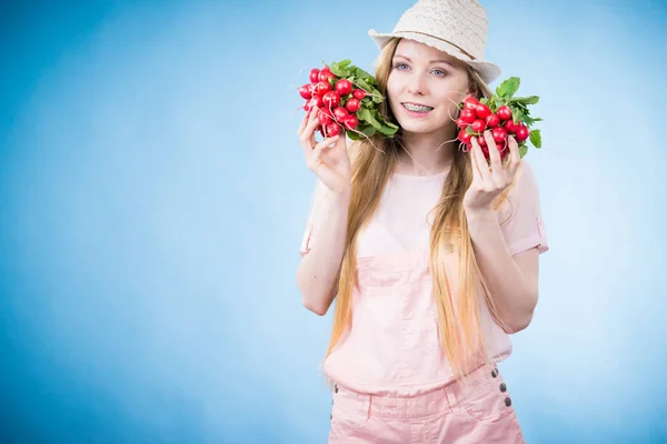 Positiv Tonåring Blond Långt Hår Flicka Bär Sommar Kläder Sol — Stockfoto