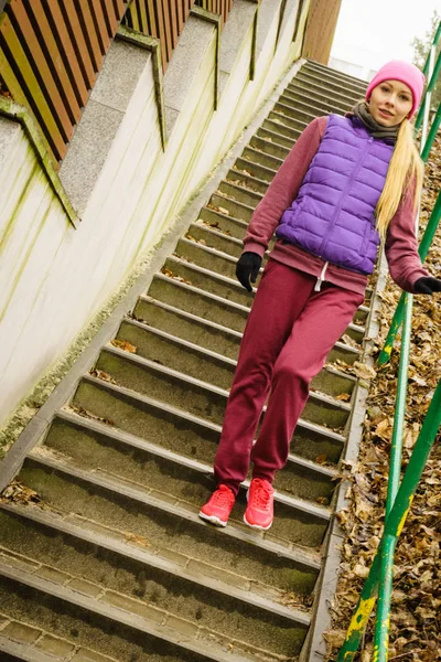 Ejercicios Deportivos Aire Libre Ideas Atuendo Deportivo Mujer Que Usa — Foto de Stock