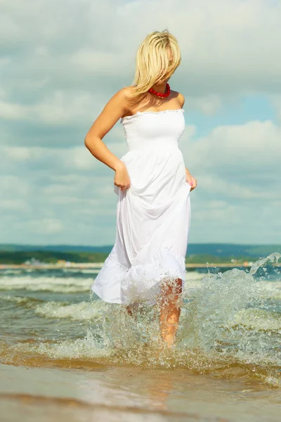 Attractive Blonde Woman Wearing Long White Romantic Dress Walking Water — Stock Photo, Image