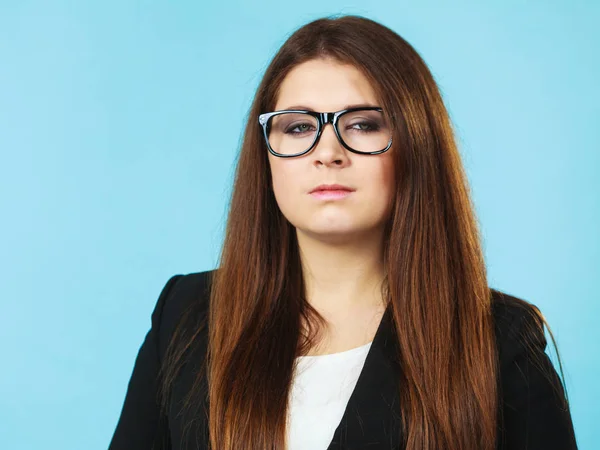 Krásné Vážné Podnikatelka Nosí Brýle Dlouhé Hnědé Vlasy Podnikání Zaměstnání — Stock fotografie