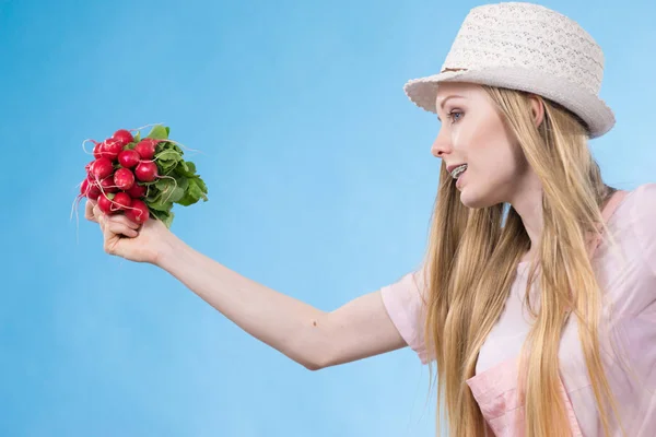 Positivo Adolescente Loira Longo Cabelo Menina Vestindo Verão Roupas Sol — Fotografia de Stock