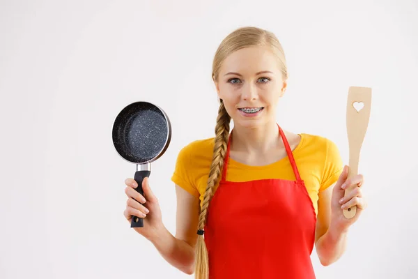 Young Happy Woman Wearing Apron Holding Cooking Pan Wooden Spatula — Stock Photo, Image