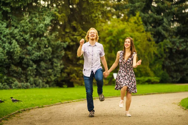Glückliches Paar Das Zusammen Spaß Freien Hat Glück Große Beziehung — Stockfoto
