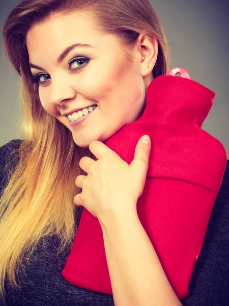 Positive Smiling Woman Recommending Warm Hot Water Bottle Red Soft — Stock Photo, Image