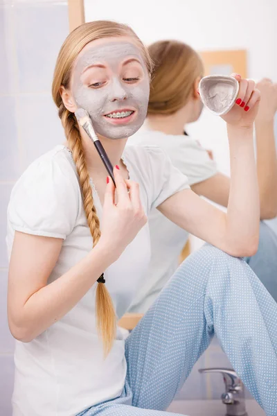 Skincare Blonde Woman Bathroom Gray Clay Mud Mask Her Face — Stock Photo, Image