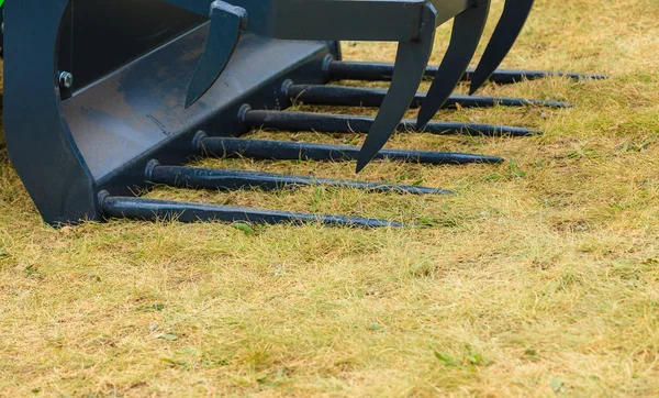 Konzept Für Landwirtschaftliche Erntemaschinen Landmaschinen Nahaufnahme Von Schneideschere Heugabelstapler — Stockfoto