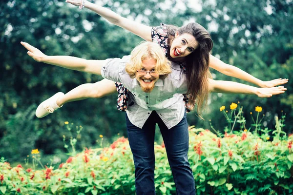 Pareja Feliz Divirtiéndose Juntos Aire Libre Happines Gran Relación Hombre — Foto de Stock