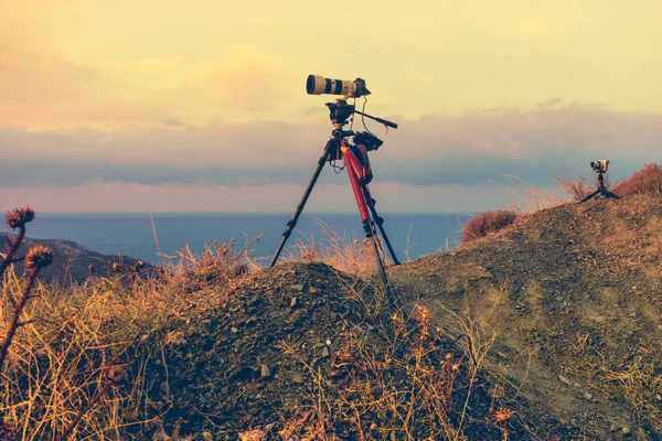 Câmera Profissional Que Toma Vídeo Filme Foto Nascer Sol Sobre — Fotografia de Stock
