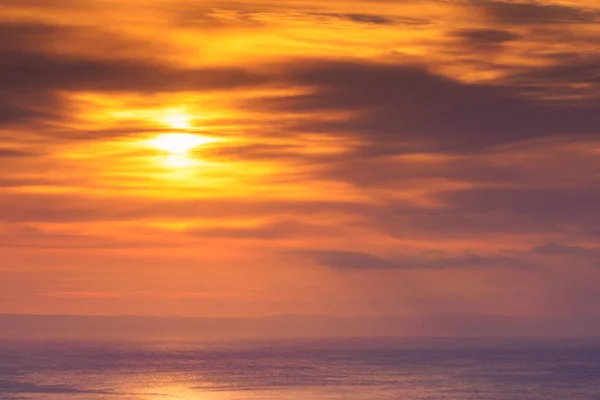 海面上の景色の夕日や日の出 自然の風景 美しい風景 — ストック写真