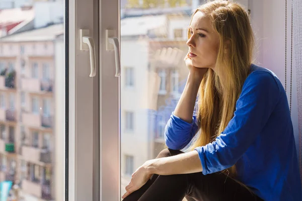 Lidé Koncepce Samoty Sama Smutná Mladá Žena Dlouhé Vlasy Teen — Stock fotografie