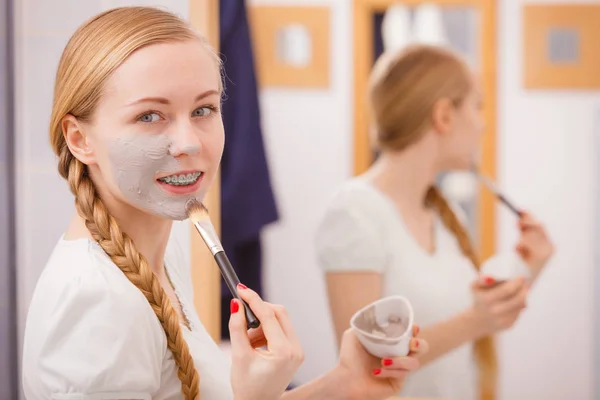 Cuidado Facial Seco Piel Cuerpo Tratamiento Tez Hogar Concepto Mujer — Foto de Stock