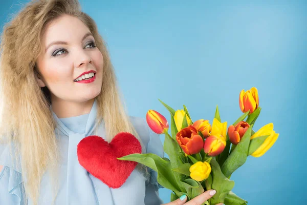 Internationale Vrouwen Valentijnsdag Aantrekkelijke Vrolijke Vrouw Blond Haar Mode Make — Stockfoto