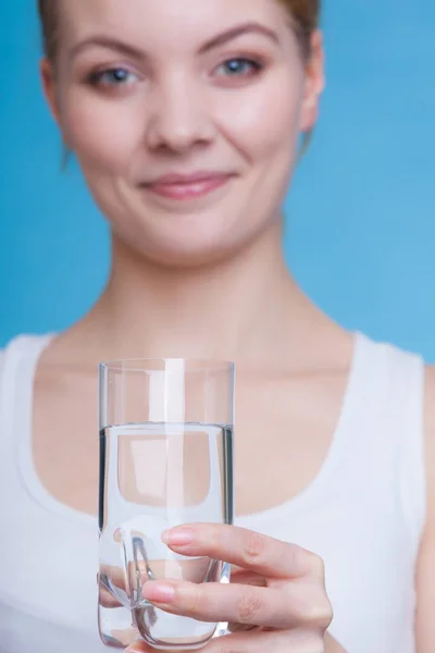 Hidratação Dieta Saudável Conceito Bebida Mulher Segurando Copo Água Estúdio — Fotografia de Stock