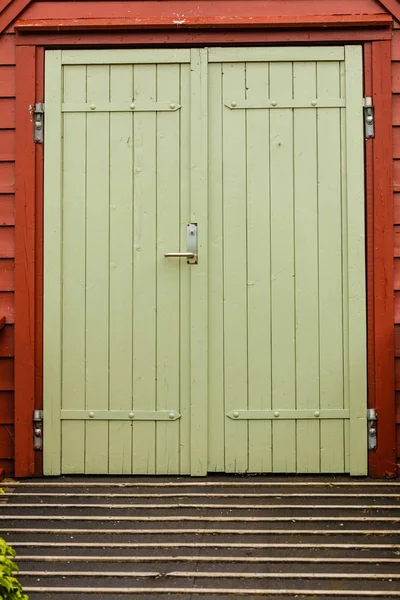 Details Traditional Achitecture Concept Big Green Oldfashioned Wooden Doors Cottage — Stock Photo, Image