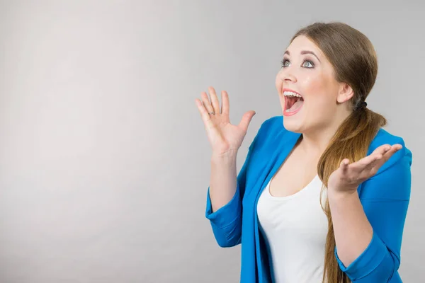 Concepto Expresiones Faciales Choque Sorprendida Mujer Asombrada Haciendo Gestos Con — Foto de Stock