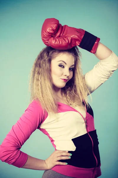 Funny Cute Blonde Girl Female Boxer Big Fun Red Gloves — Stock Photo, Image