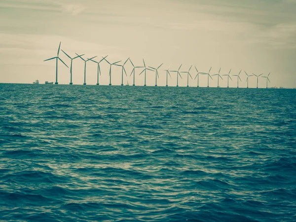 Danimarka Yakınlarındaki Sahil Baltık Denizi Boyunca Yenilenebilir Sürdürülebilir Alternatif Enerji — Stok fotoğraf