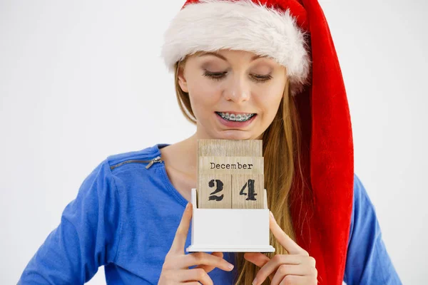 Щаслива Молода Дівчина Підліток Капелюсі Санта Клауса Тримає Календар Вересня — стокове фото