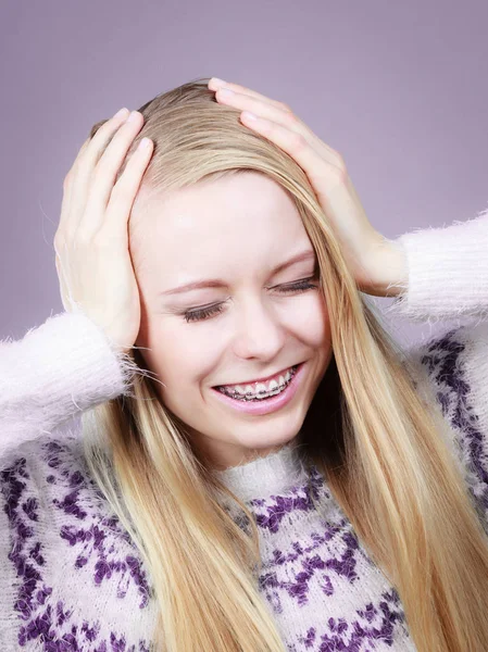 Felicidad Reacciones Humanas Concepto Expresiones Faciales Mujer Rubia Feliz Sosteniendo —  Fotos de Stock