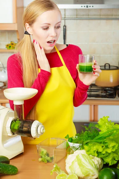 Nápoje Dobré Pro Zdraví Dieta Snídaně Koncept Šokovaná Mladá Žena — Stock fotografie