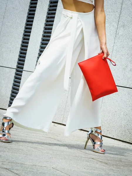 Unrecognizable Fashionable Woman Wearing High Fashion Fashionable Outfit Showing Red — Stock Photo, Image