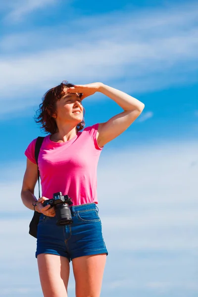 Tourist Adventurous Adult Woman Exploring Nature Taking Pictures Using Professional — Stock Photo, Image