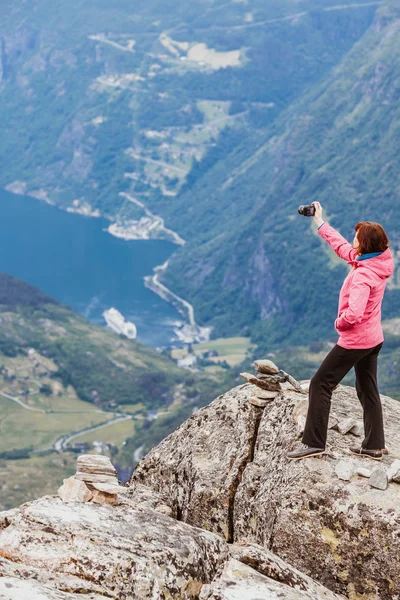 Tourismus Urlaub Und Reisen Touristinnen Fotografieren Mit Der Kamera Den — Stockfoto