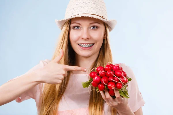 Happy Wesoły Nastolatek Młoda Kobieta Gotowa Lata Noszenie Różowy Strój — Zdjęcie stockowe