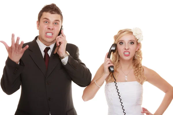 Dificultades Relación Matrimonial Mujer Enojada Hombre Furioso Hablando Por Teléfono Imagen de archivo