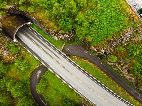 Vista Aérea Carretera Antigua Nueva Con Túnel Verdes Montañas Verano — Foto de Stock