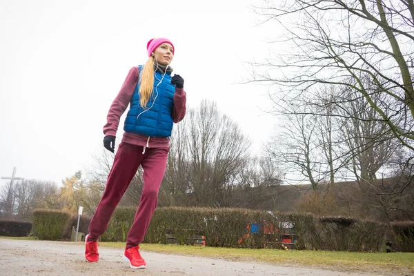 Utomhus Sport Övningar Sportiga Outfit Idéer Kvinna Som Bär Varma — Stockfoto