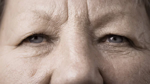 Detaljer Kvinnans Ansikte Äldre Pensionär Kvinna Öga Detaljerad Närbild — Stockfoto