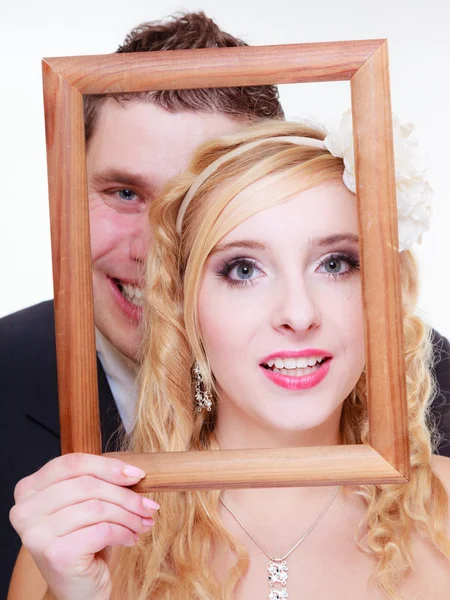 Hochzeitstag Positives Beziehungskonzept Bräutigam Und Braut Halten Posieren Mit Leerem — Stockfoto