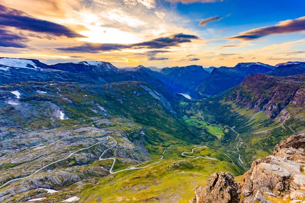 Tourismus Urlaub Und Reisen Fantastischer Blick Auf Den Geirangerfjord Und — Stockfoto