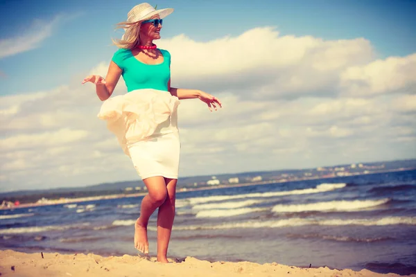 Attractive Blonde Woman Wearing Romantic Dress Walking Beach Relaxing Summer — Stock Photo, Image